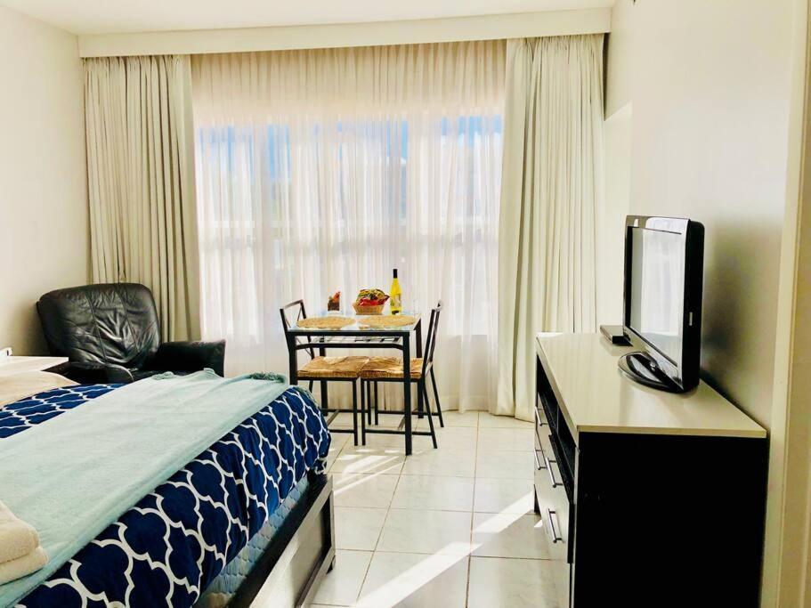 Apartment Right On The Beach! Miami Beach