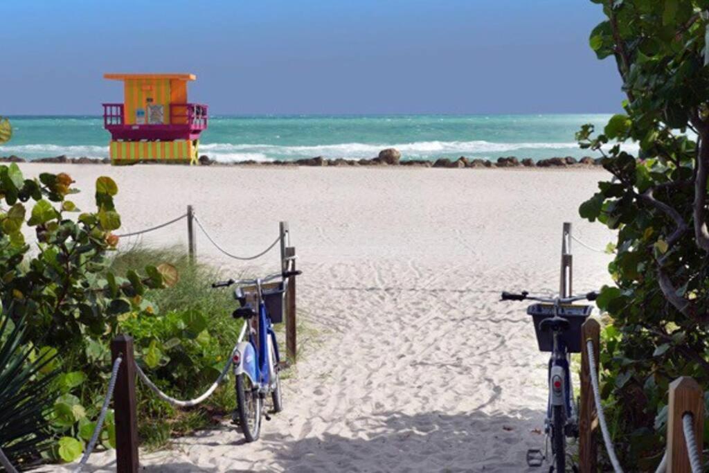 Right On The Beach! Miami Beach