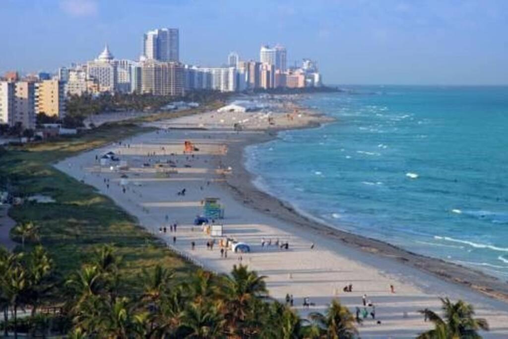Apartment Right On The Beach! *