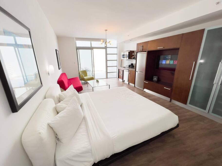 Rooftop-pool King Bed On Ocean Dr C305 * Miami Beach