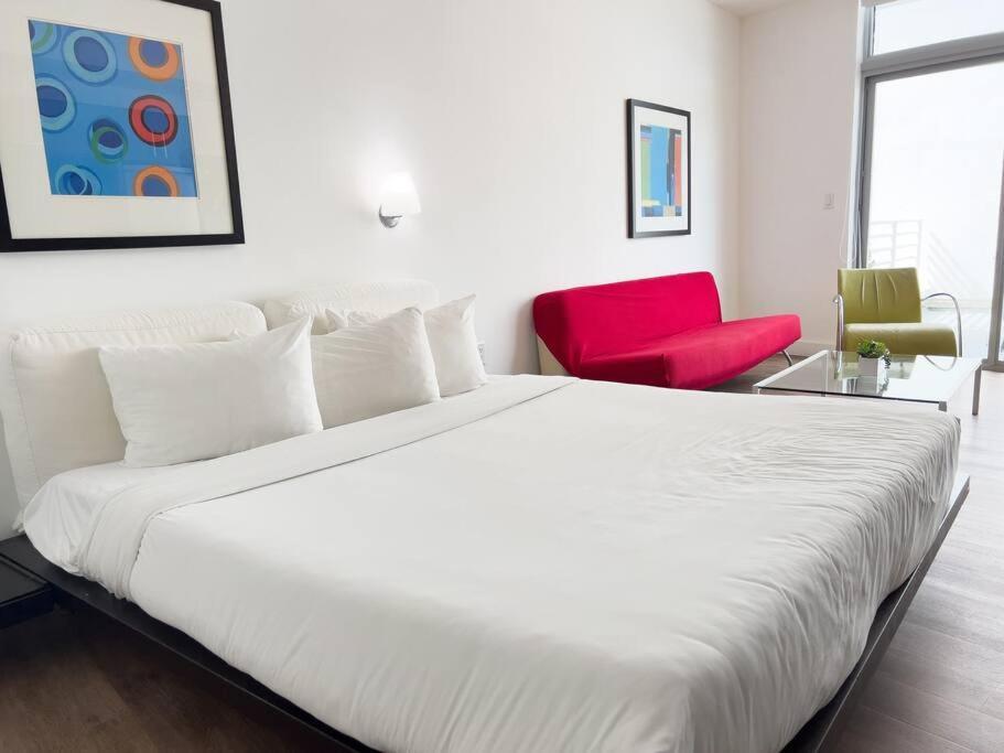 Rooftop-pool King Bed On Ocean Dr C305 Miami Beach