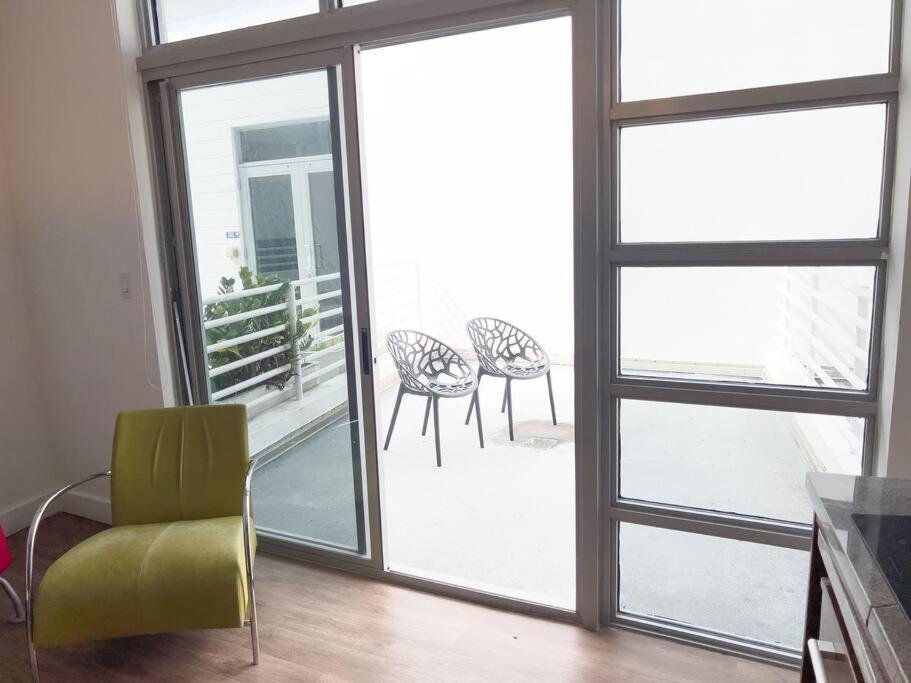 Rooftop-pool King Bed On Ocean Dr C305 *