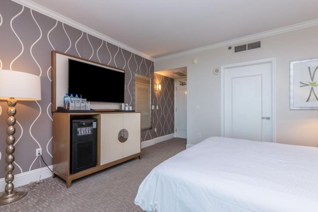 Fonttrebvsjs - Unit 1117 Hotel Miami Beach