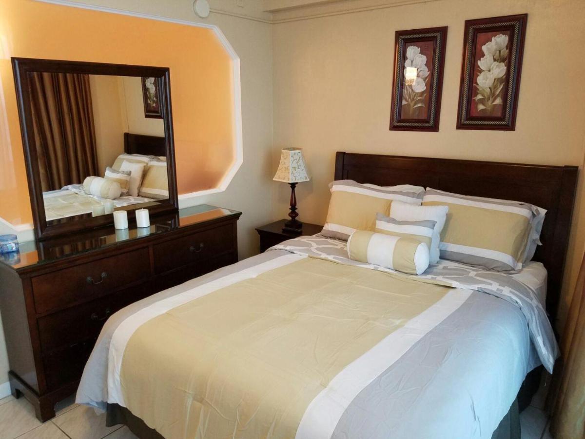 Castle 727 With Balcony And Ocean View, Pool, Tennis, Access, Free Parking *
