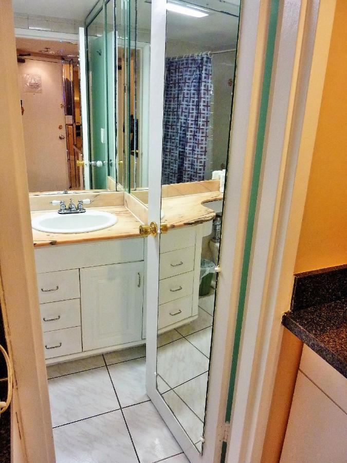 Castle 727 With Balcony And Ocean View, Pool, Tennis, Access, Free Parking Miami Beach
