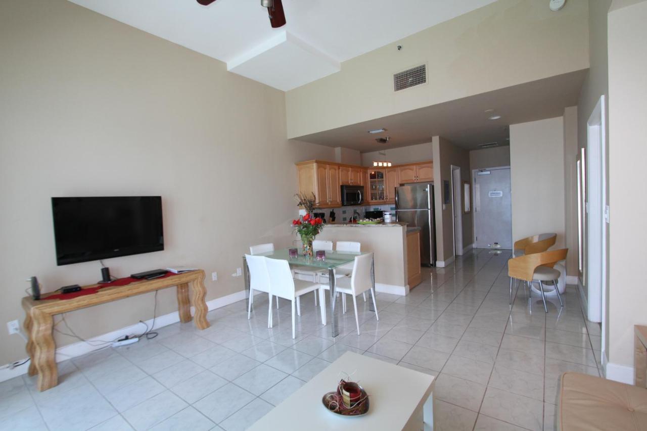 Castle Ph2 Balcony Oceanfront Condo, Access, Pool, Tennis, Free Parking Holiday home *