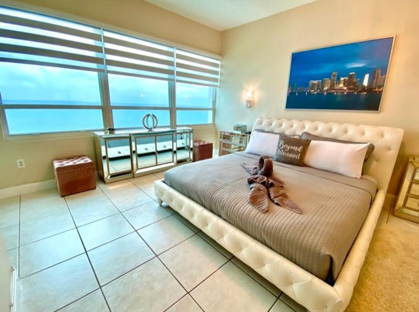 Apartment Large Beautiful Penthouse Ocean Front With Access And Free Parking In Miami