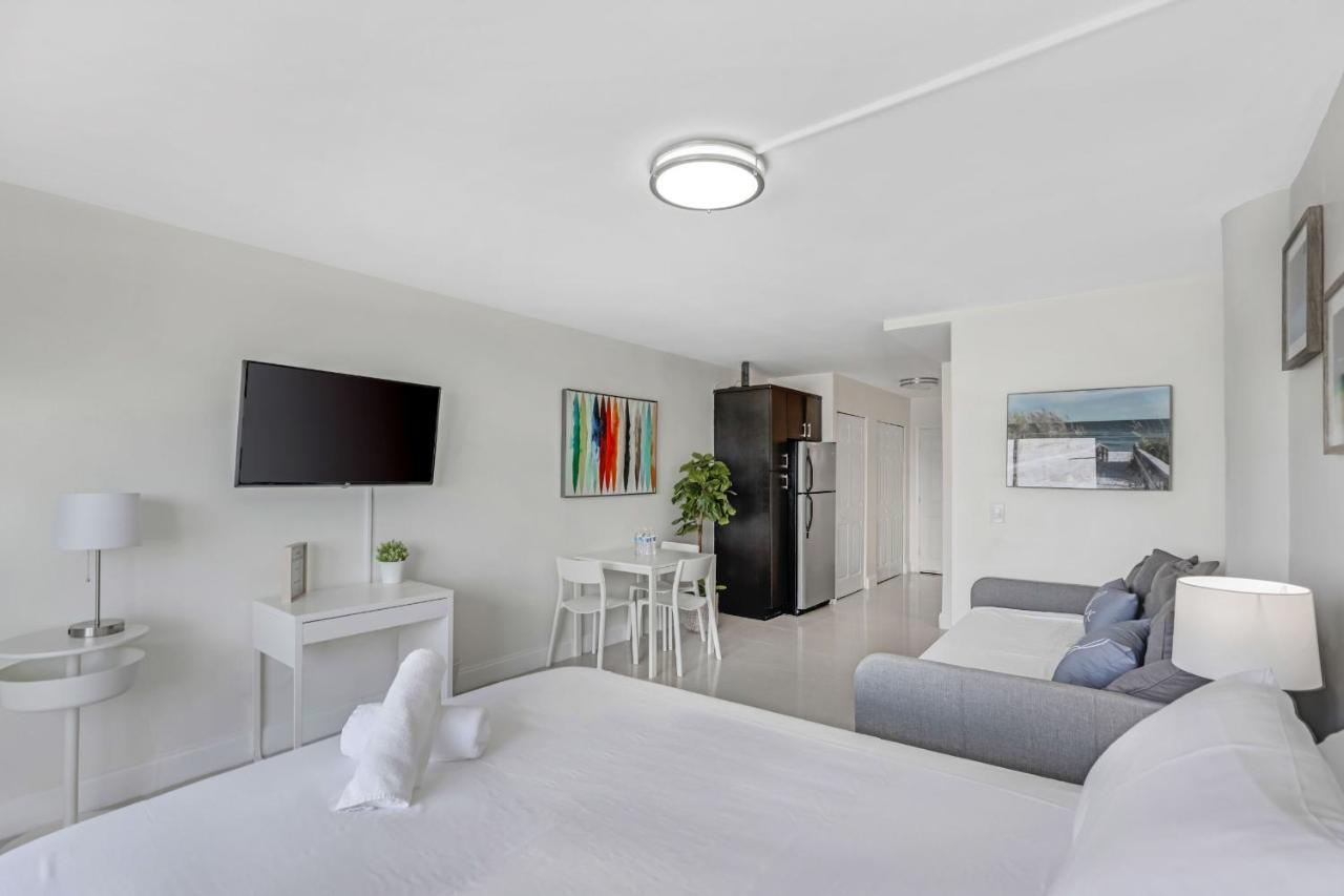 Waterfront With Free Parking Apartment