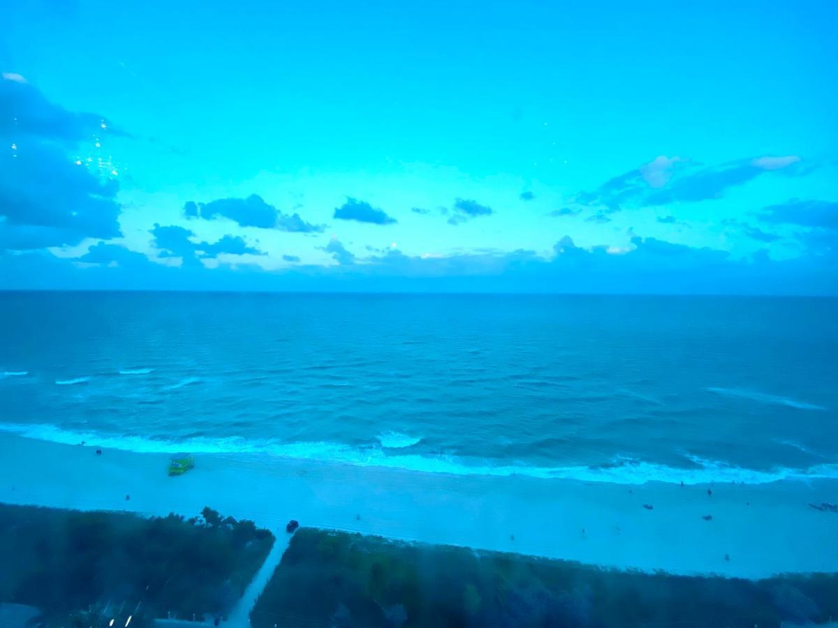 Large Beautiful Penthouse Ocean Front With Access And Free Parking In Miami