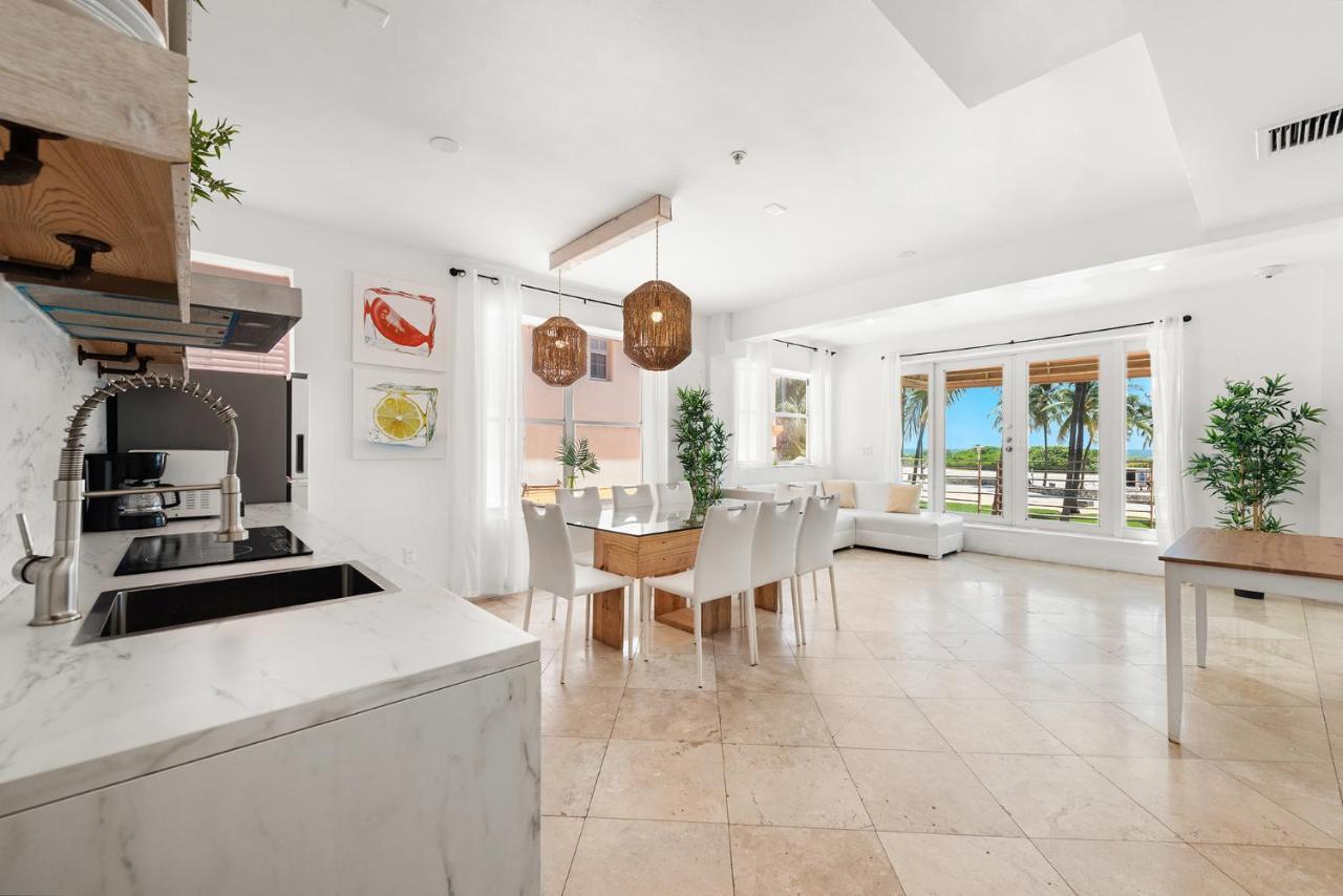 Ocean Drive In Miami Apartment