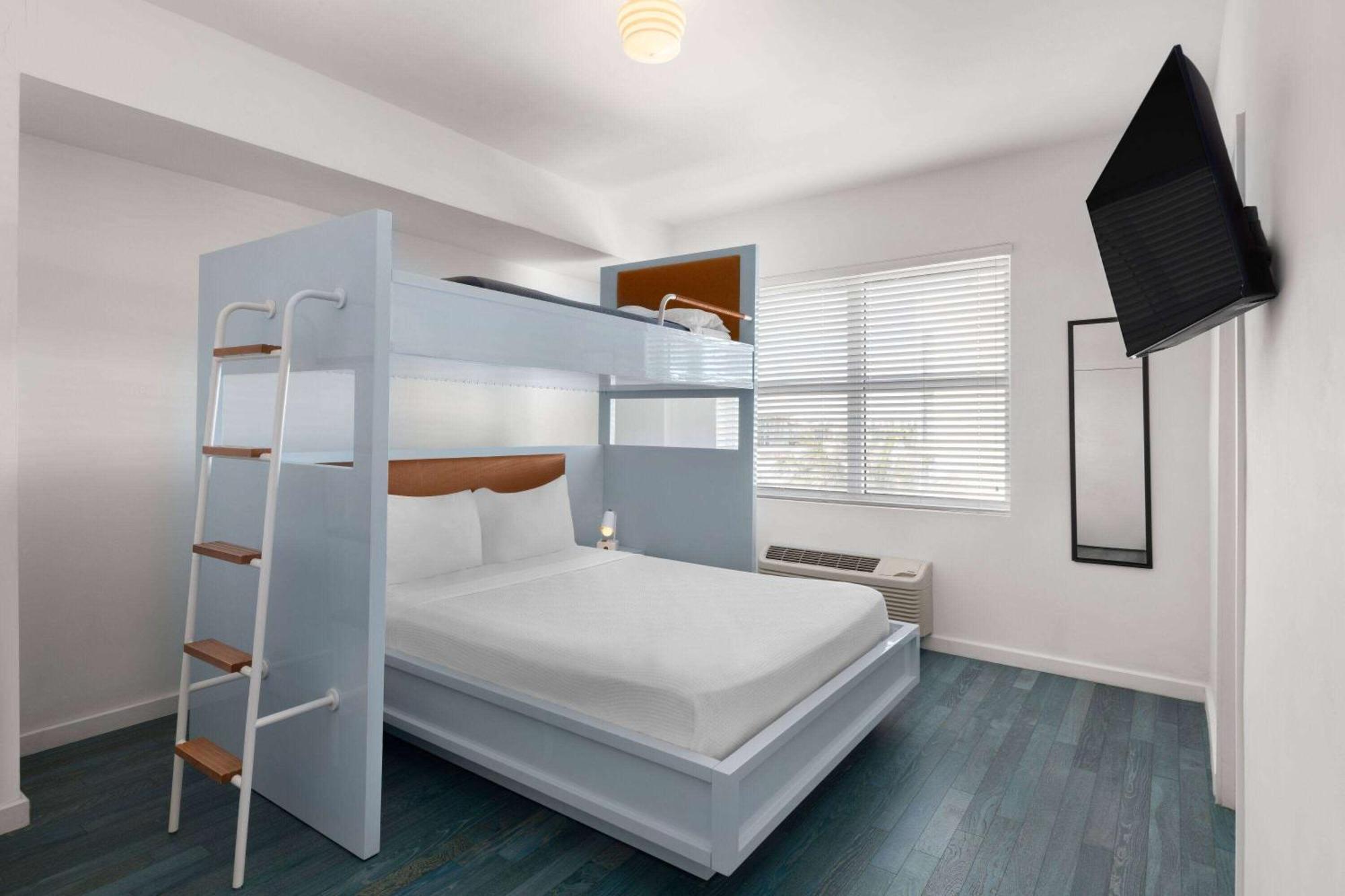 Hotel The Variety By Luxurban 3*