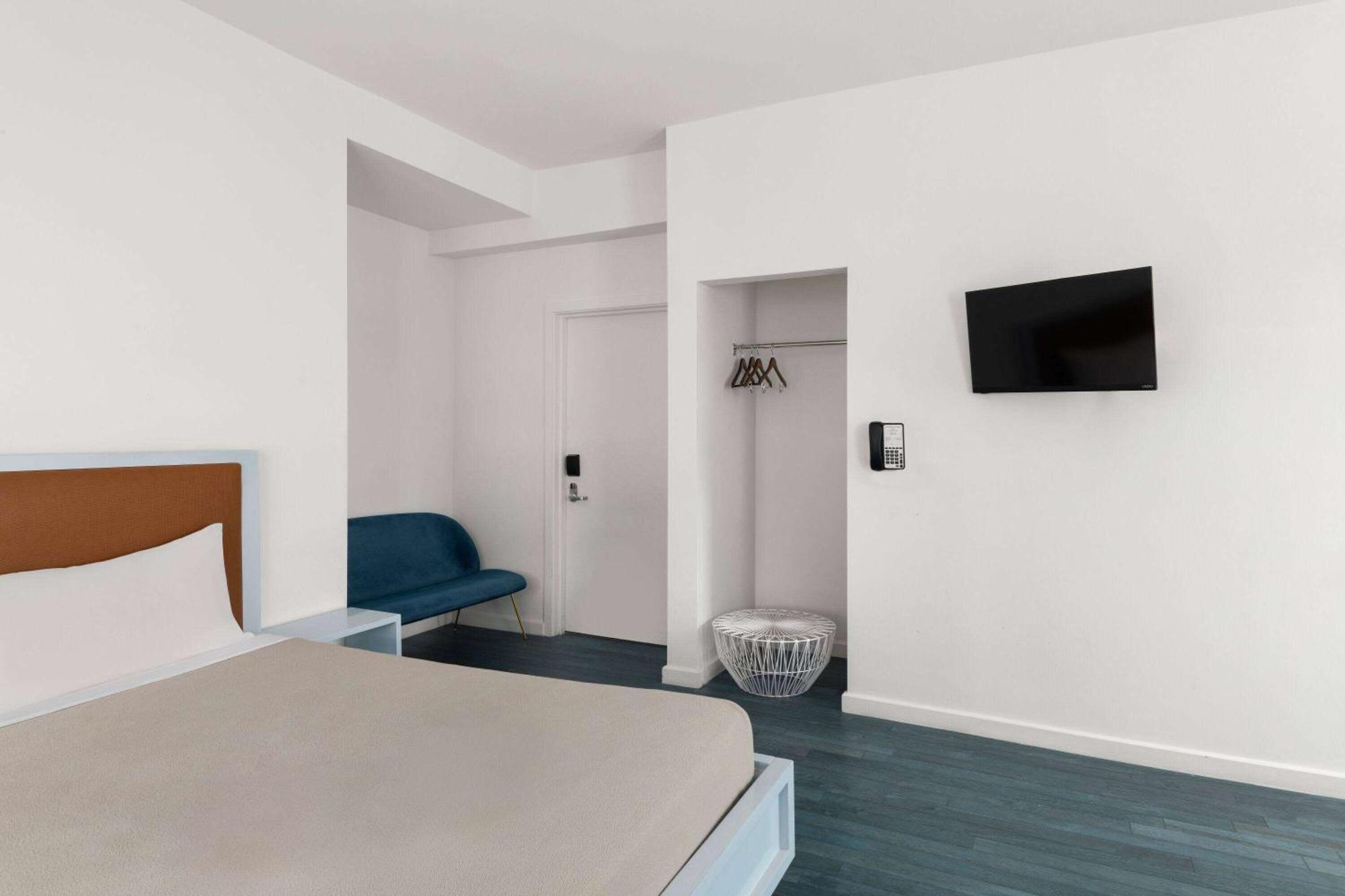 Hotel The Variety By Luxurban 3*