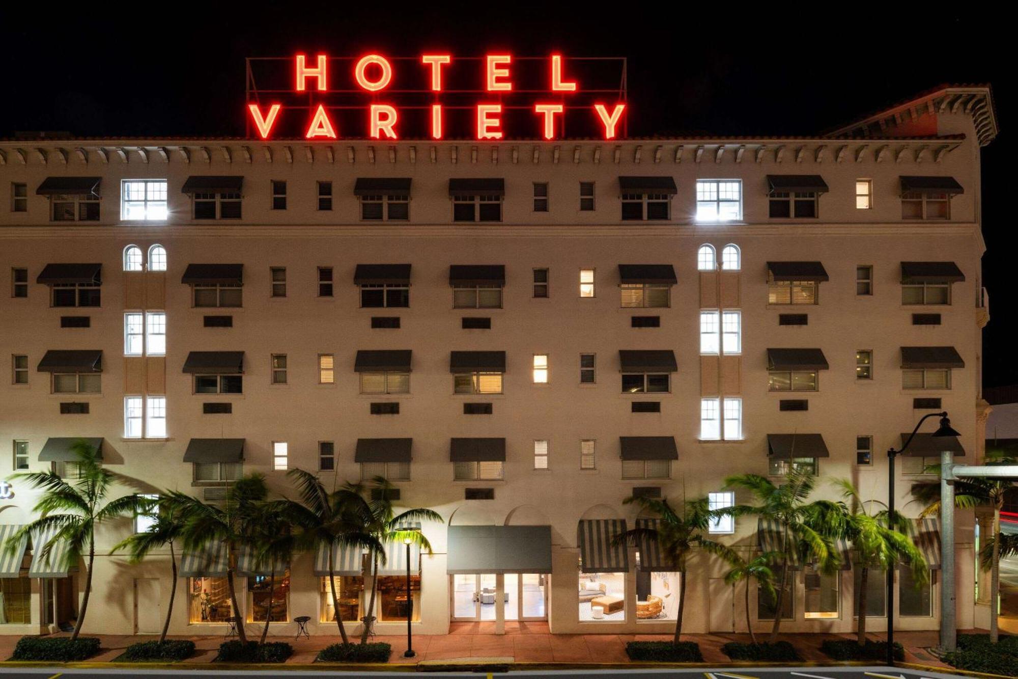 The Variety By Luxurban Hotel