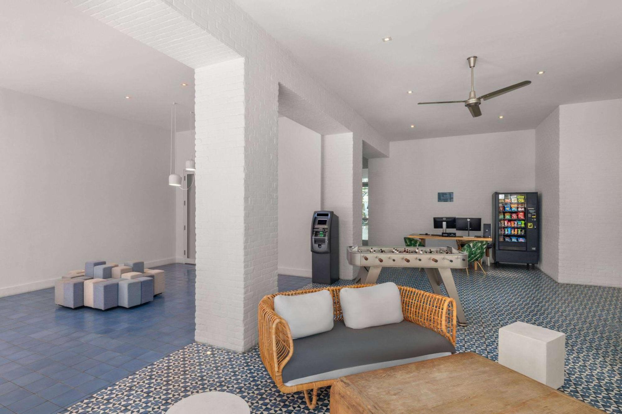 The Variety By Luxurban 3*