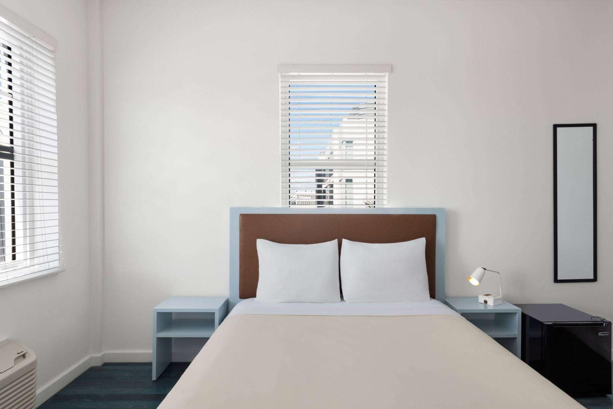 The Variety By Luxurban 3*