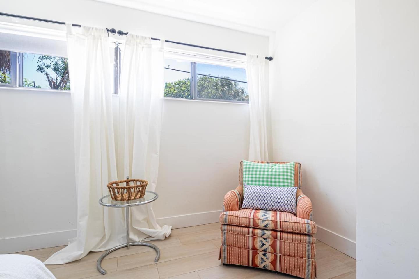 Bay Harbor Unit 4 Perfect 2 Bed 1 Bathprime Lo Miami Beach