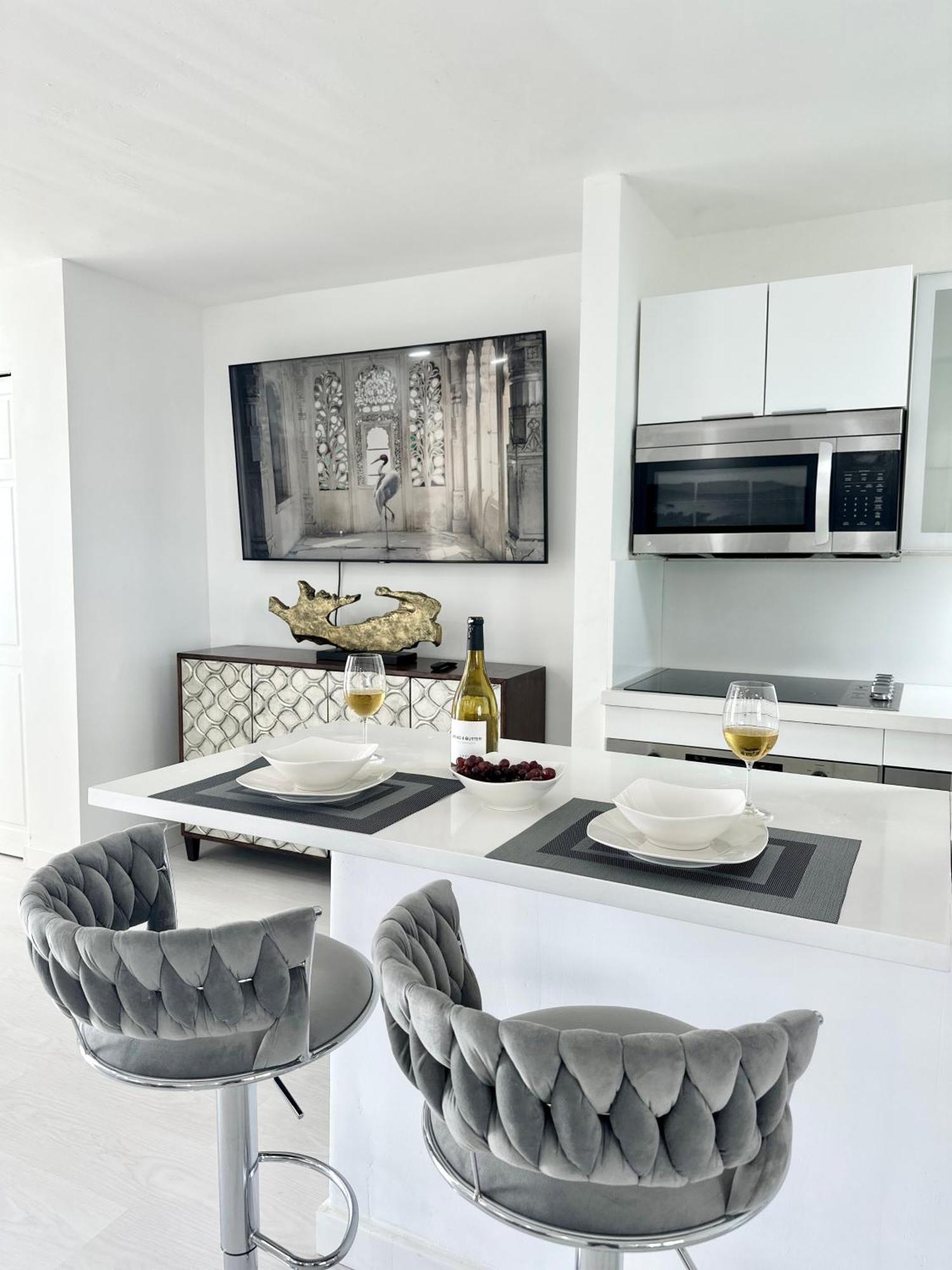 Stylish Place With Amazing Views Apartment *