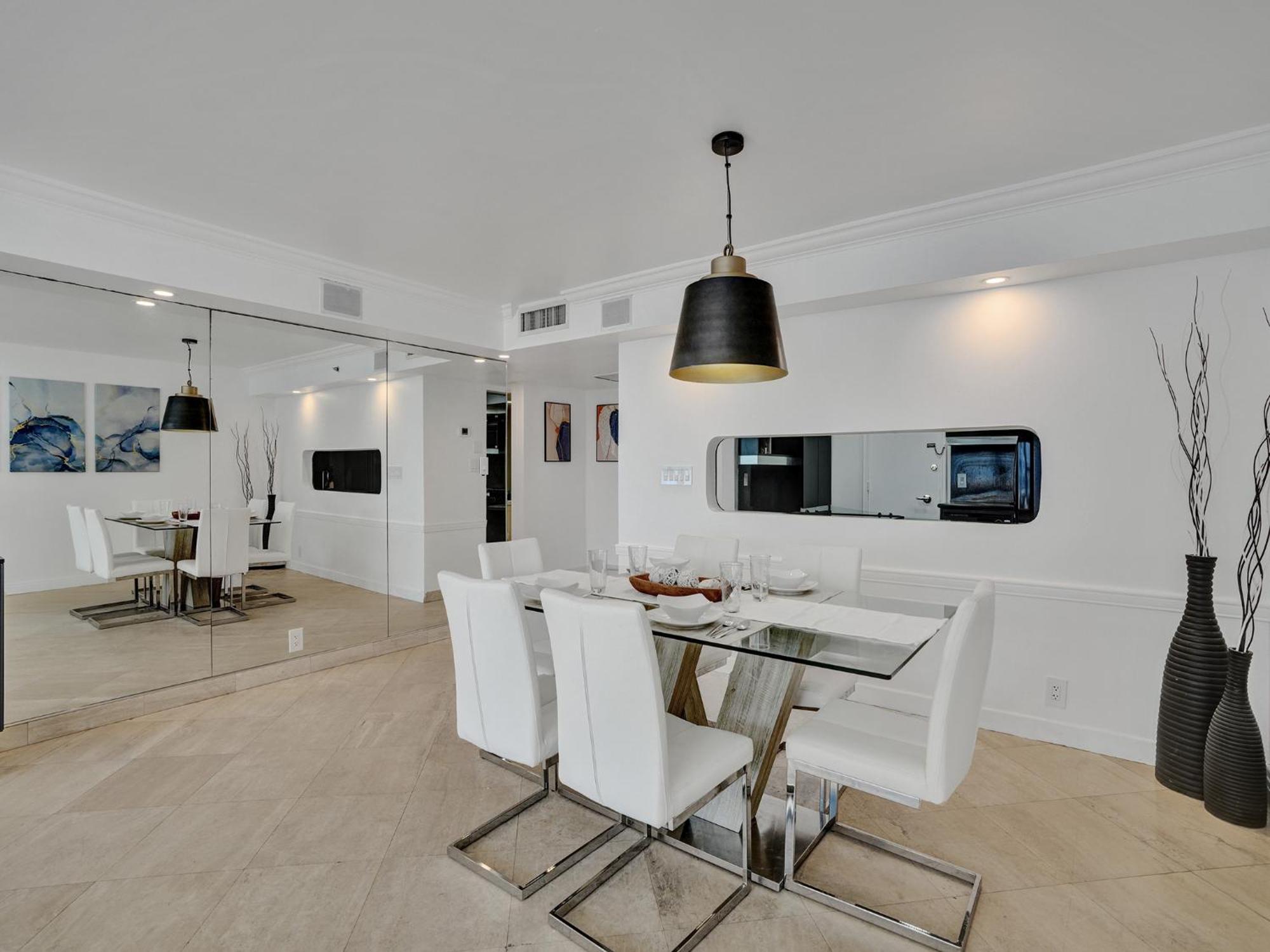 Spacious Ocean View Service 803 Apartment