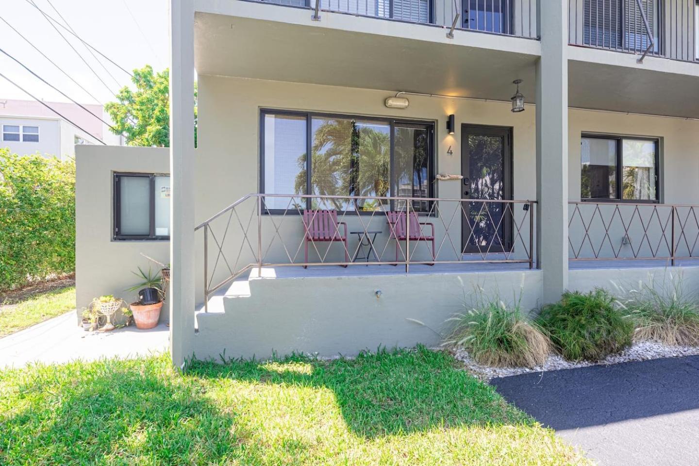 Bay Harbor Unit 4 Perfect 2 Bed 1 Bathprime Lo *
