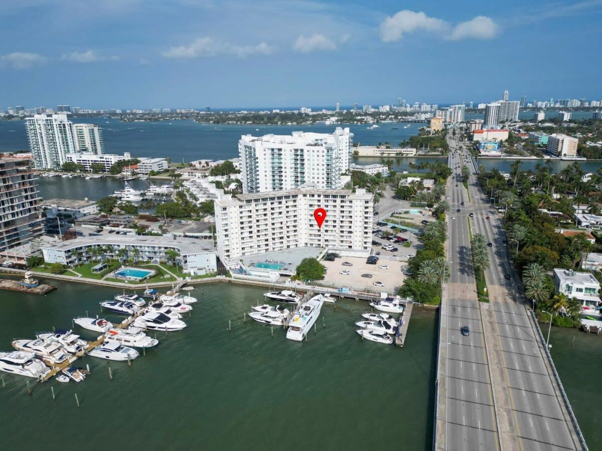 Bayshore Bliss- Cozy Space Pool & Views Apartment Miami Beach