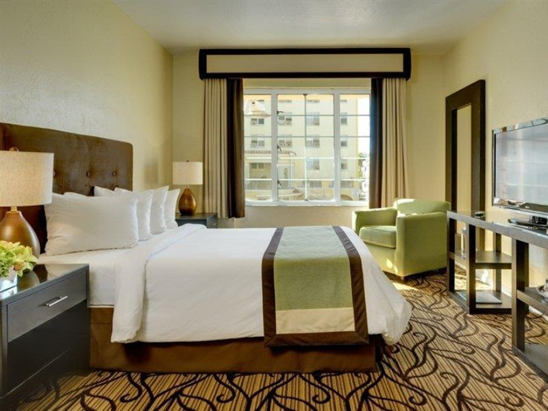 Hotel Essex House