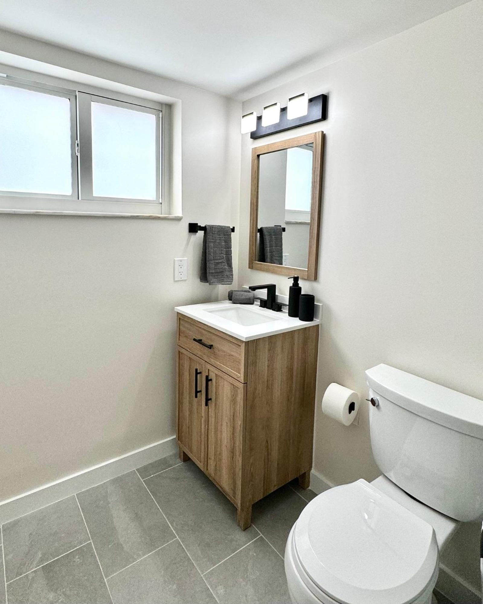 Modern / / Free Pkg * Miami Beach