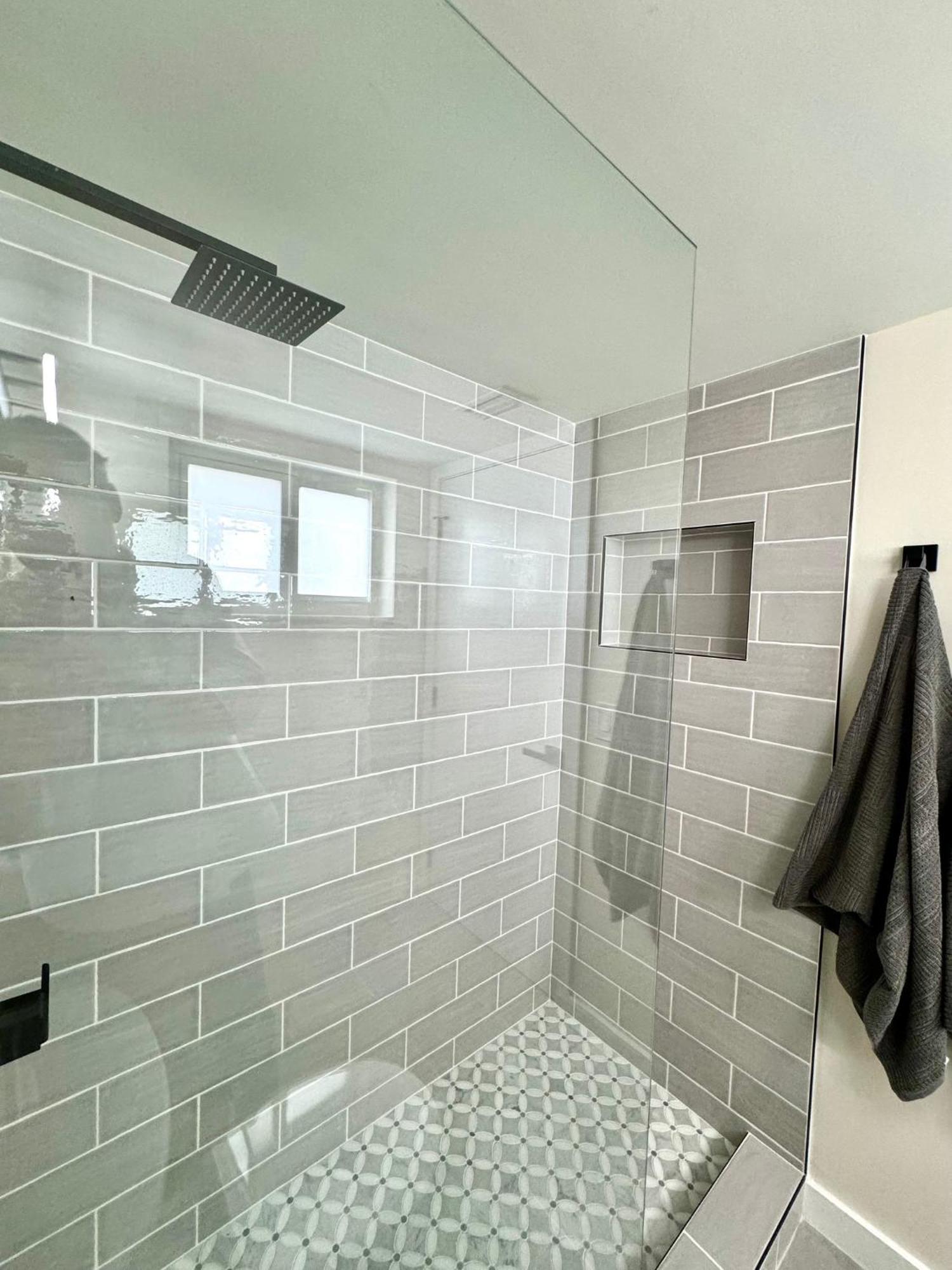 Apartment Modern / / Free Pkg *