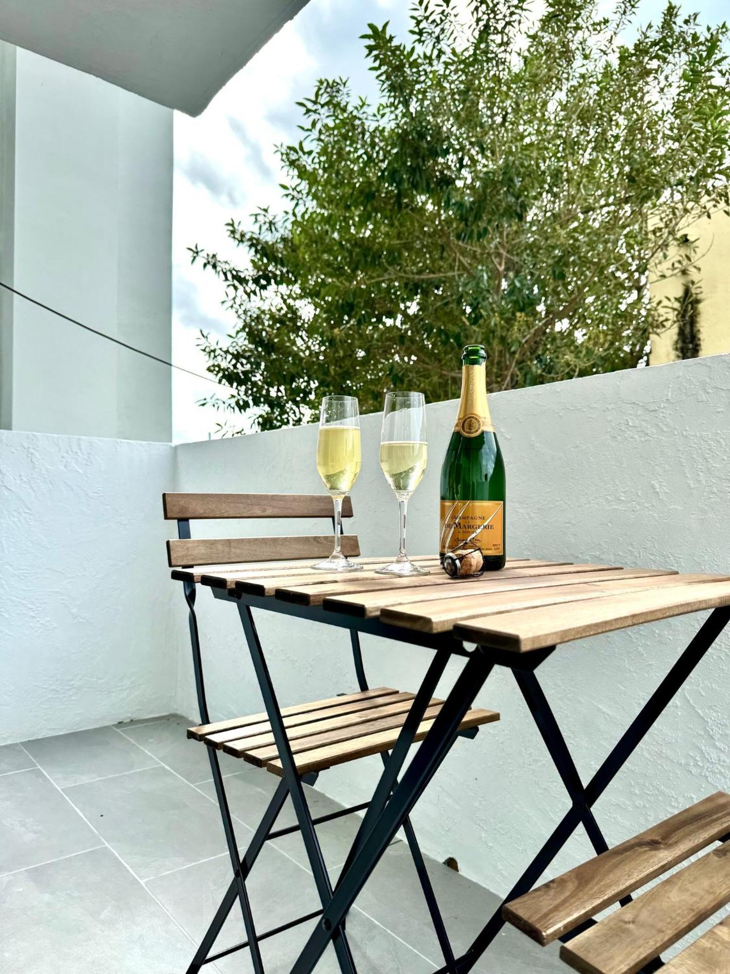 Modern / / Free Pkg Apartment Miami Beach