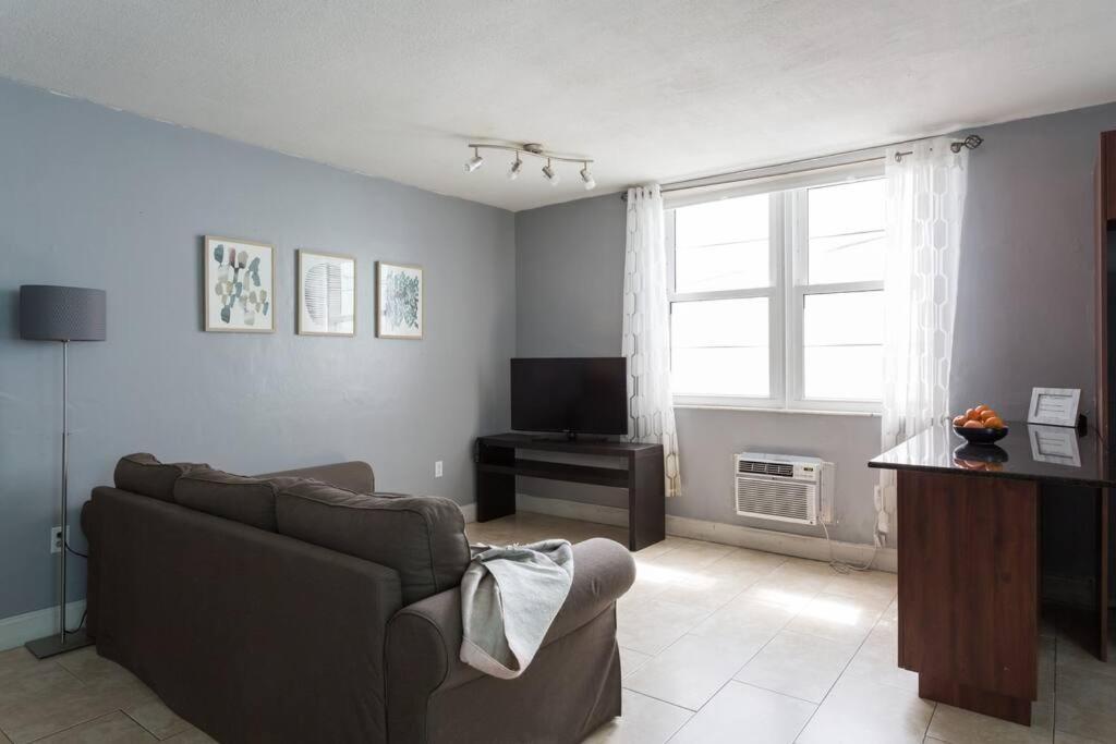 South One Bedroom With Parking Spot Apartment Miami Beach