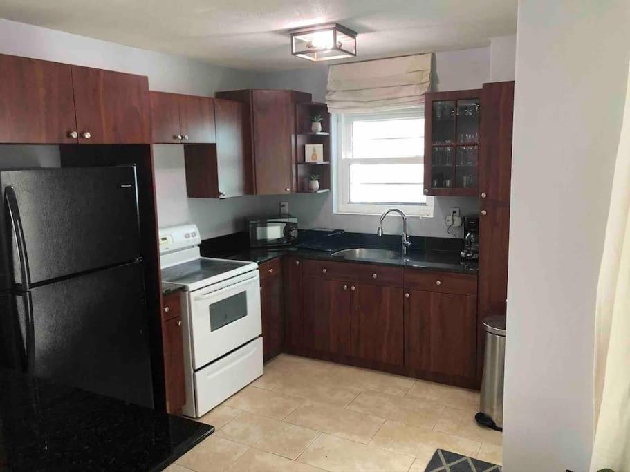 South One Bedroom With Parking Spot Apartment Miami Beach