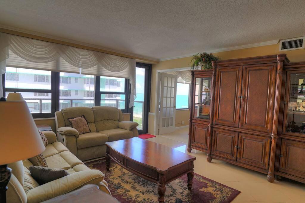 Oceanview And Balcony 2 Bed 12 Apartment Miami Beach