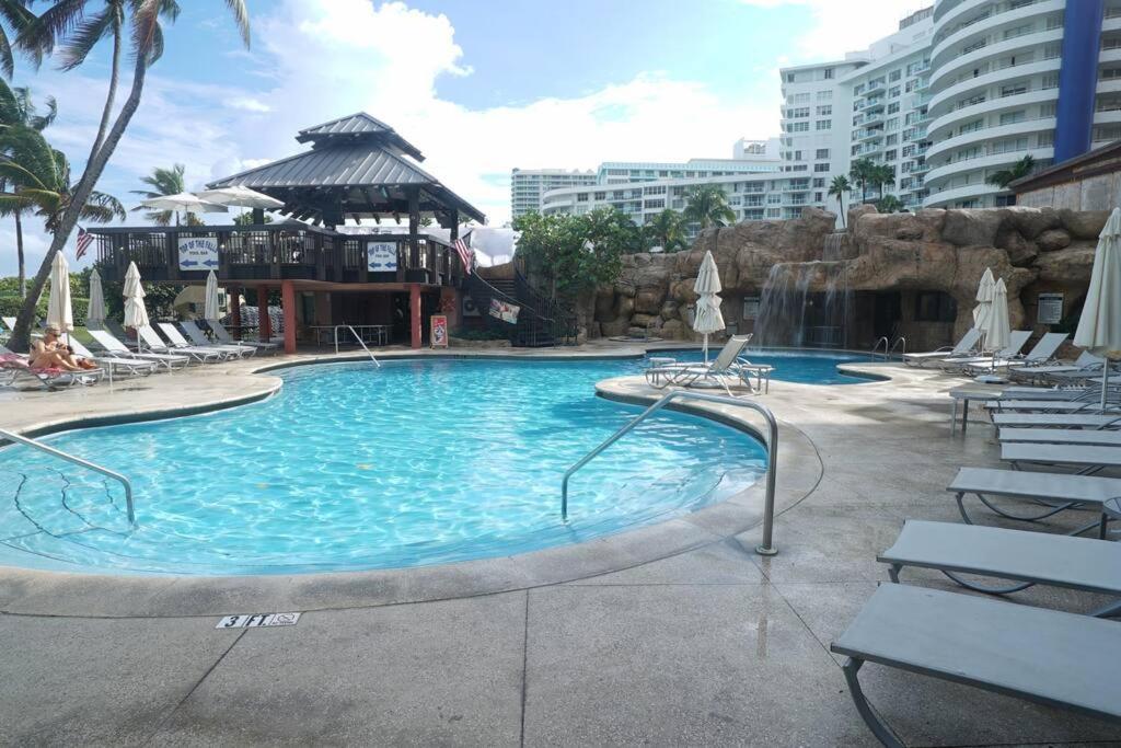 Oceanview And Balcony 2 Bed 12 Apartment Miami Beach