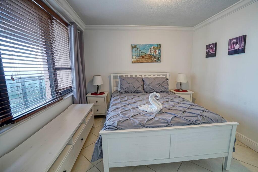 Lovely 2 Bedroom Apart W/ Ocean View @ The Beach 8 Miami Beach