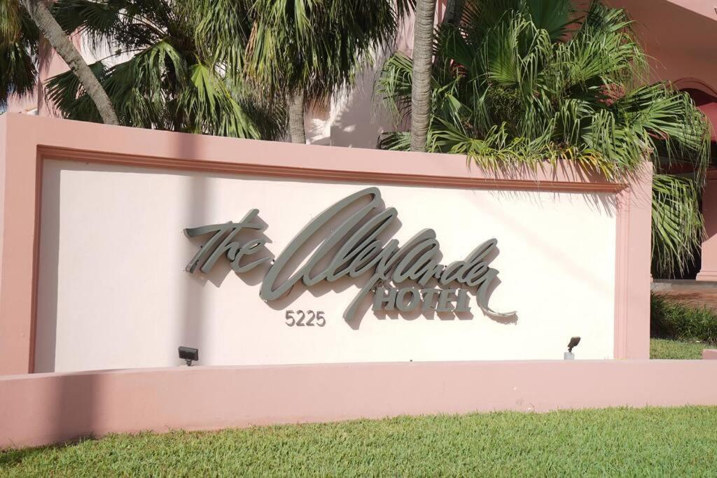 Lovely 2 Bedroom Apart W/ Ocean View @ The Beach 8 * Miami Beach