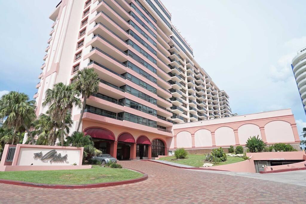 Lovely 2 Bedroom Apart W/ Ocean View @ The Beach 8 *
