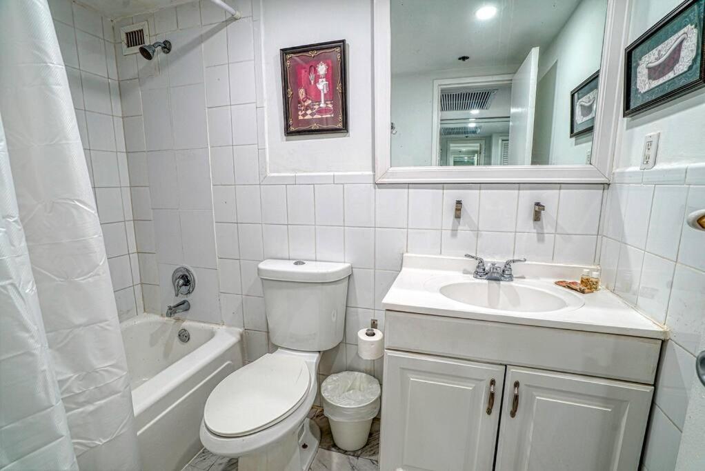 Lovely 2 Bedroom Apart W/ Ocean View @ The Beach 8 * Miami Beach