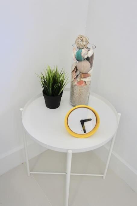 2 Stylish Sobe 1/2 Block From The Beach!!!!
