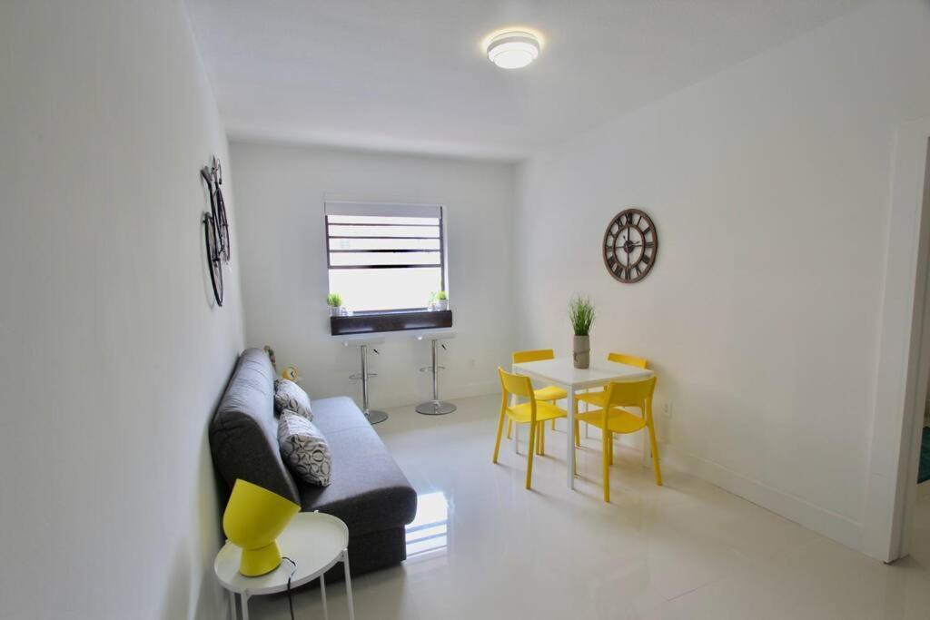 Apartment 2 Stylish Sobe 1/2 Block From The Beach!!!! Miami Beach