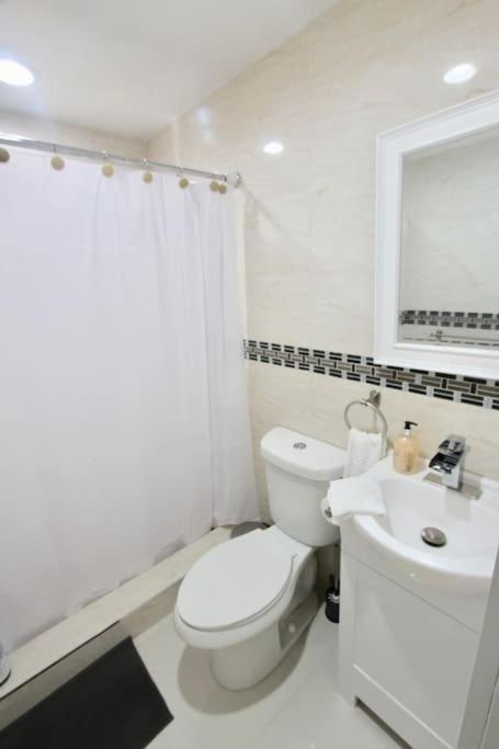 2 Stylish Sobe 1/2 Block From The Beach!!!! Apartment *