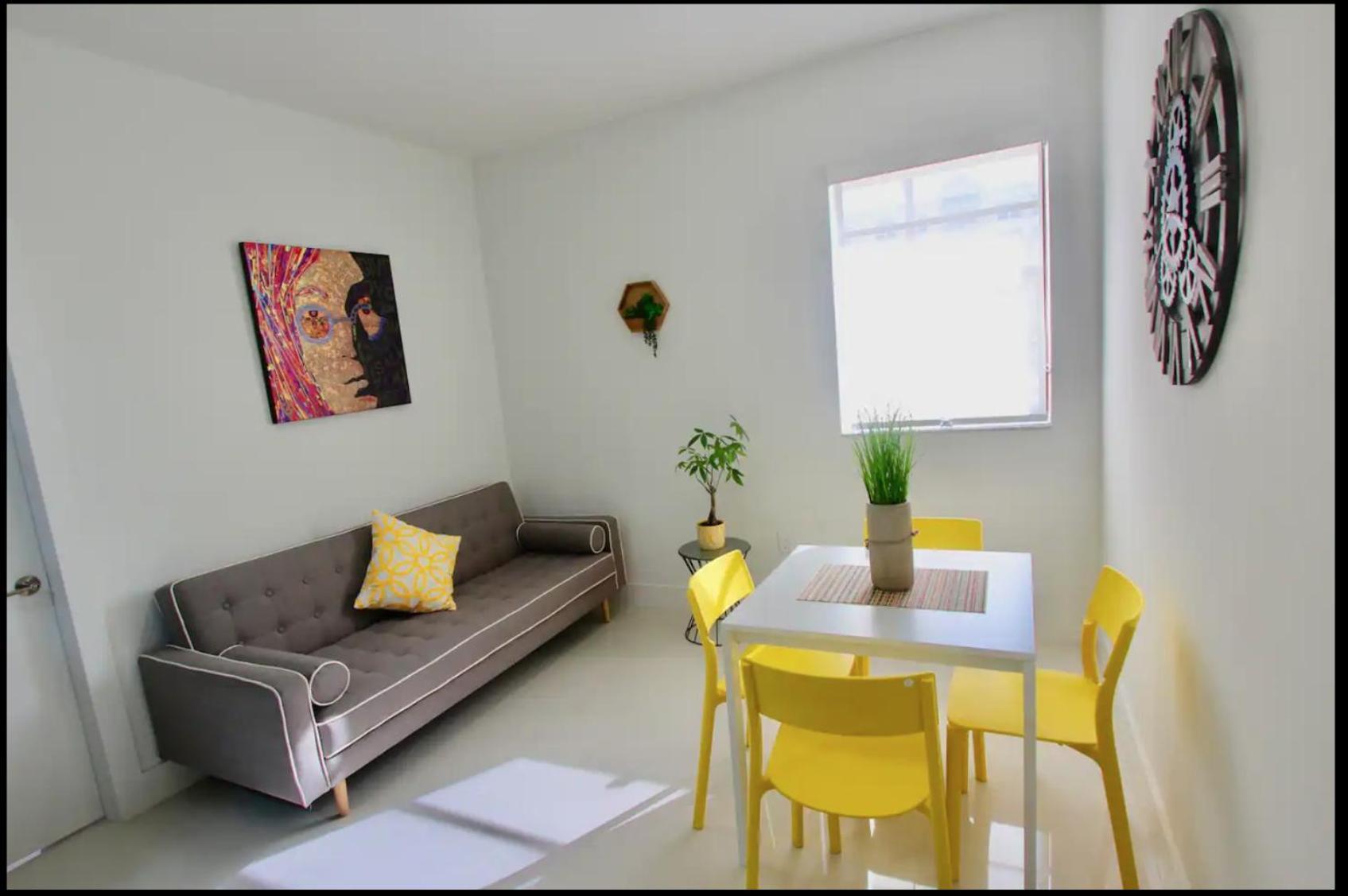 1 Stylish Sobe 1/2 Block From The Beach!!! * Miami Beach