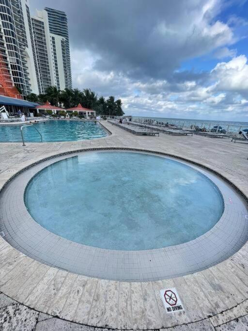 Oceanfront With Balcony Sunny Isles - Spectacular! Apartment Miami Beach