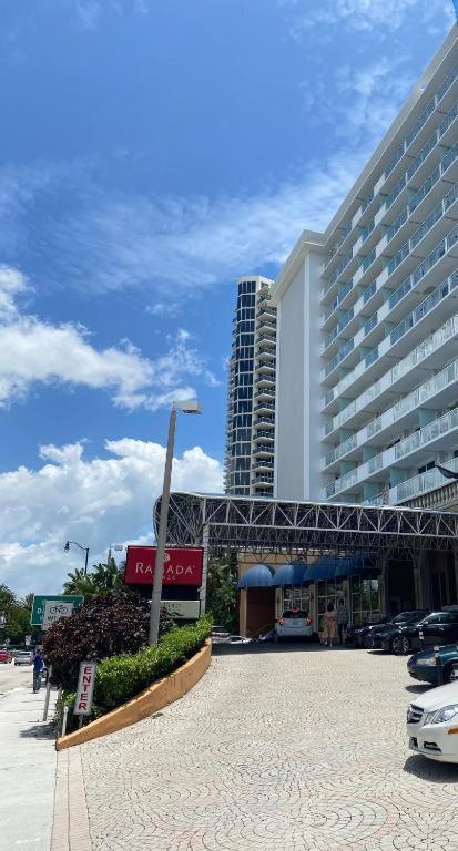 Oceanfront With Balcony Sunny Isles - Spectacular!