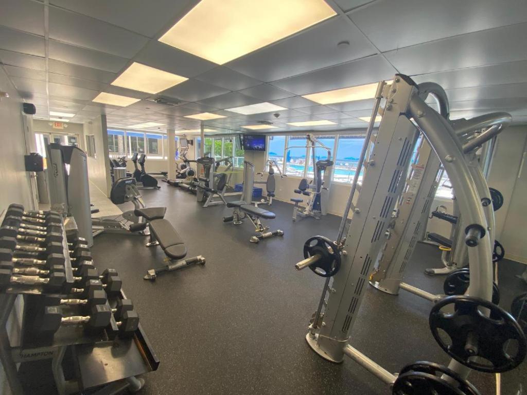 Apartment Oceanfront With Balcony Sunny Isles - Spectacular!