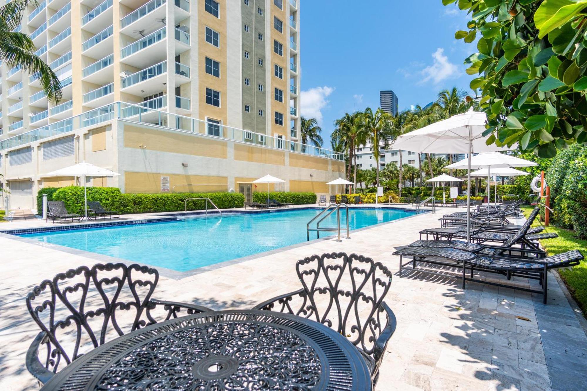 Golden Bay 62 *