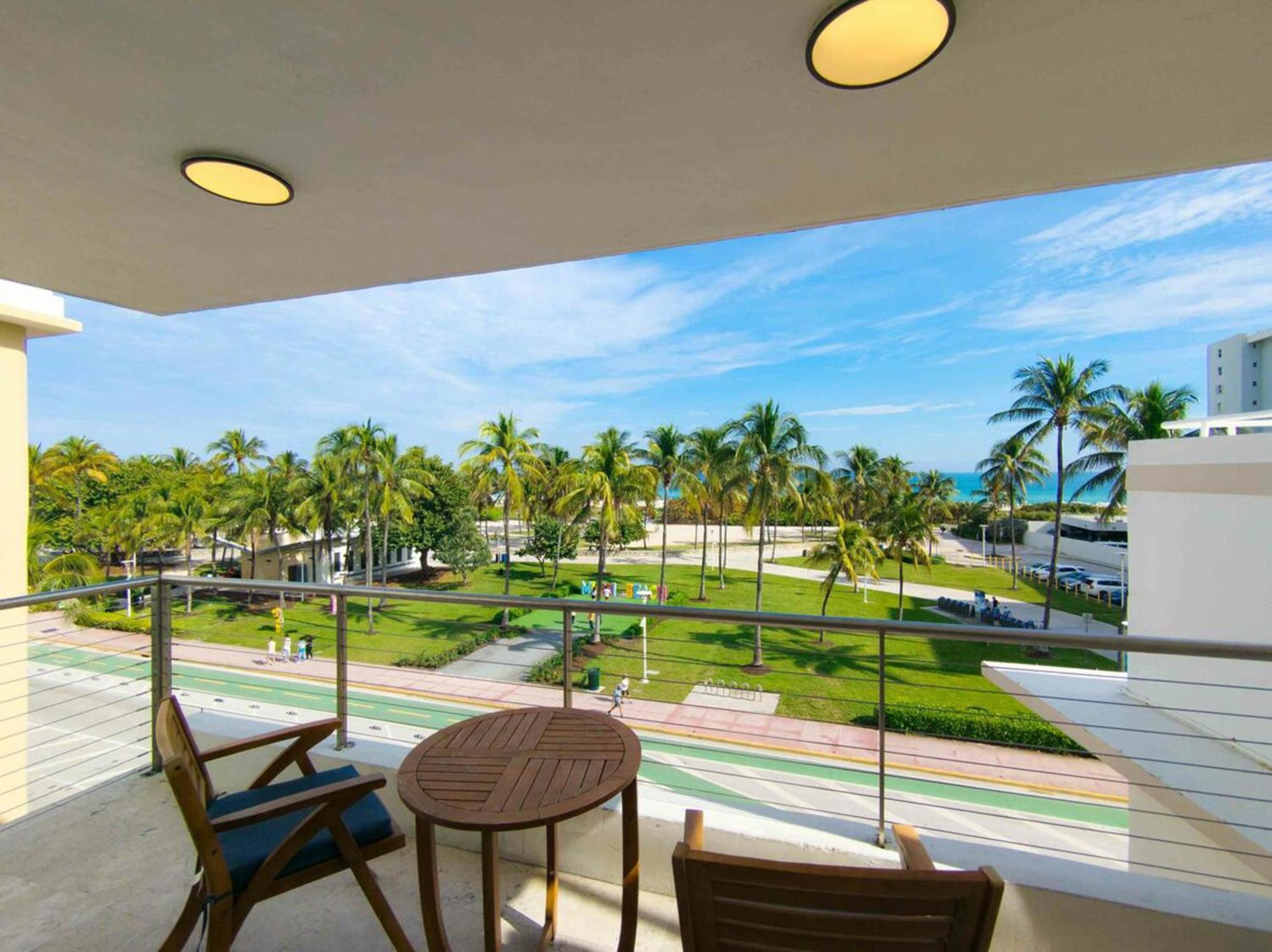 Bentley South Beach 4*