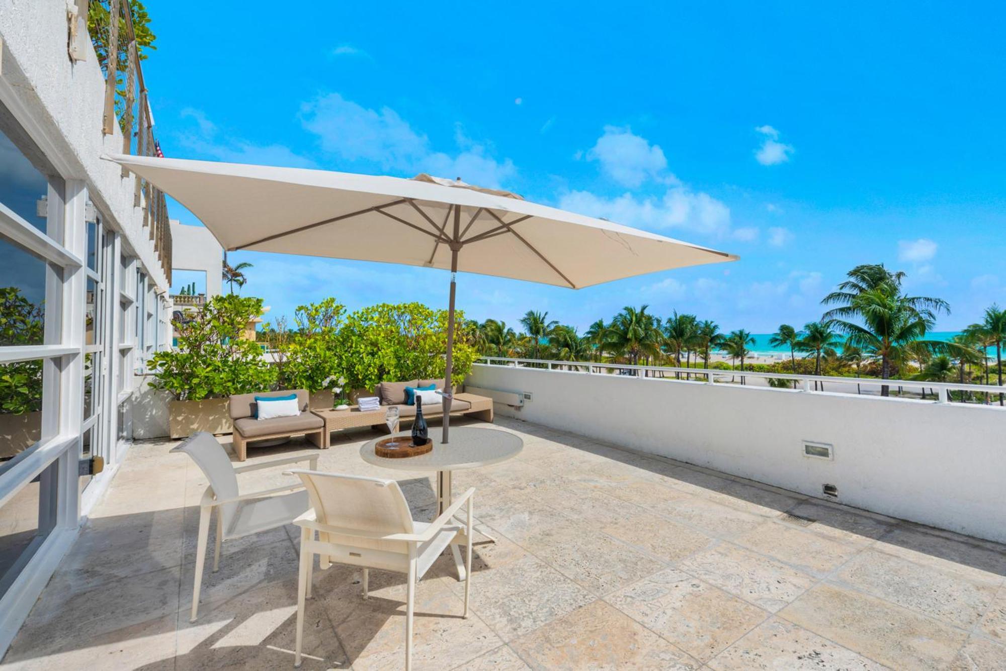 Bentley South Beach Hotel 4*