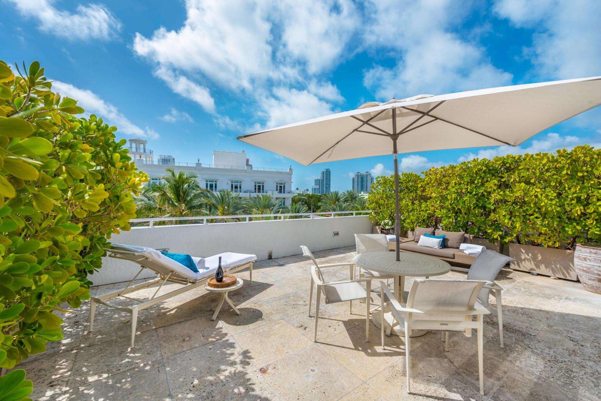 Bentley South Beach Hotel 4*