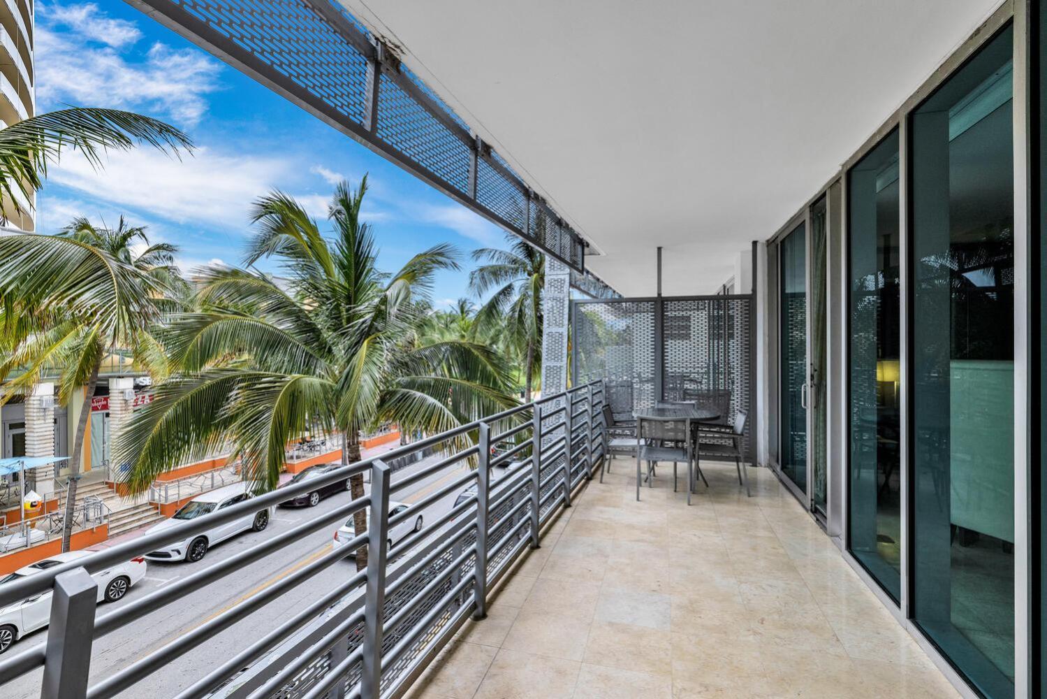 Ocean Drive Apartment
