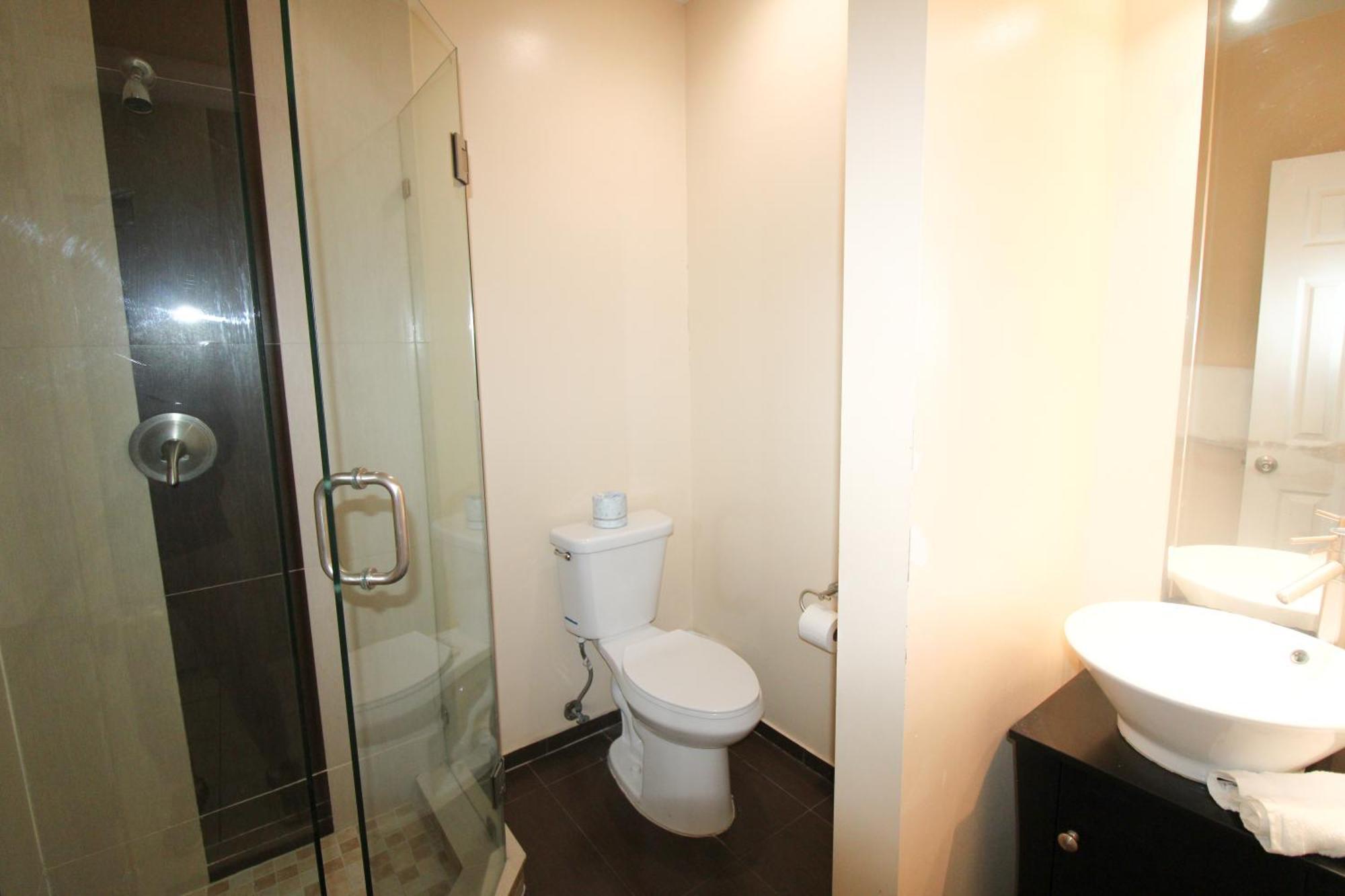 Holiday home Castle Ph2 Balcony Oceanfront Condo, Access, Pool, Tennis, Free Parking *