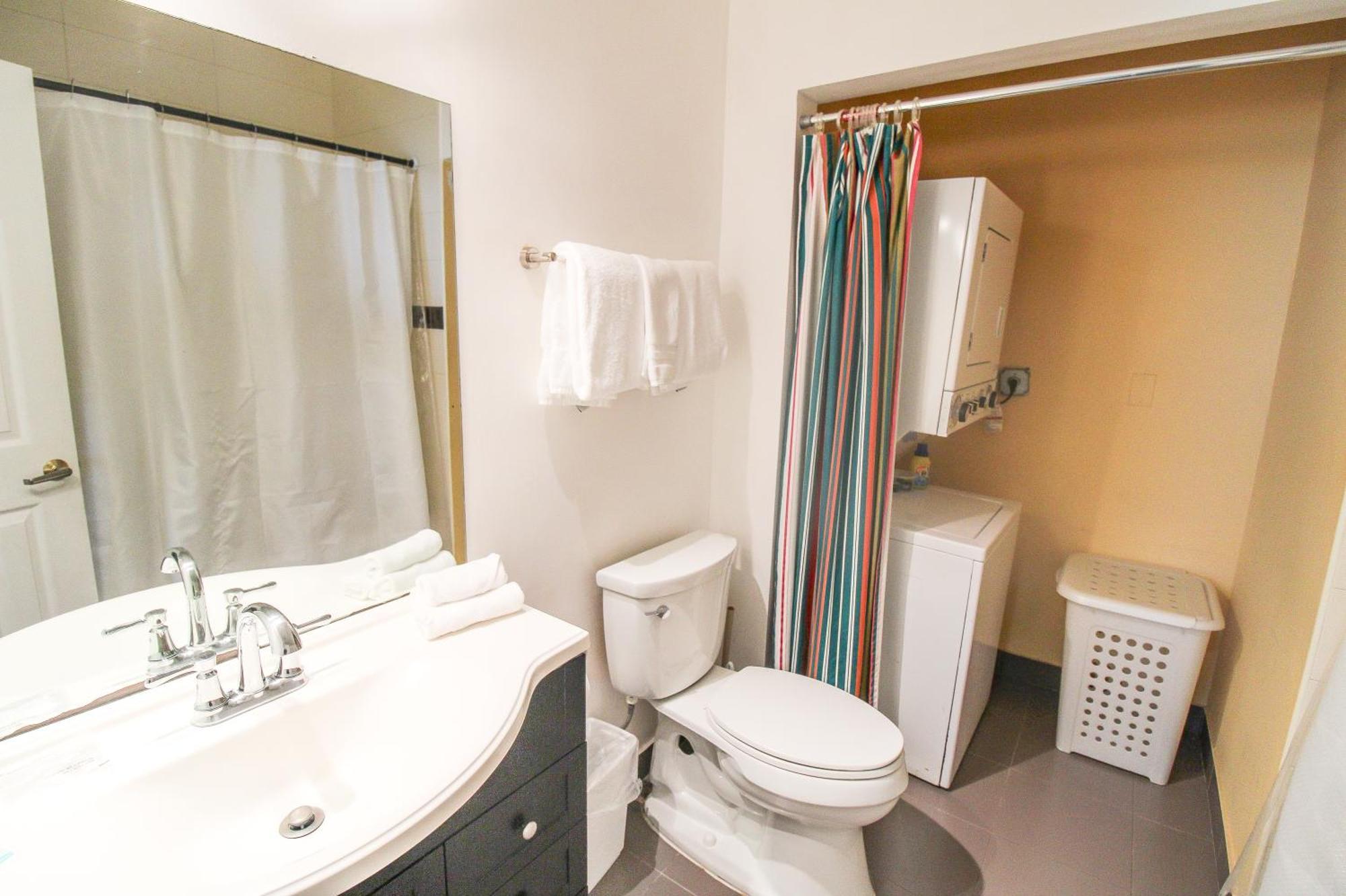 Holiday home Castle Ph2 Balcony Oceanfront Condo, Access, Pool, Tennis, Free Parking Miami Beach